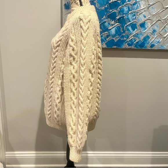 Carraig Donn Traditional Unisex Aran Wool Handknit Pullover Sweater in Cream - Picture 13 of 15